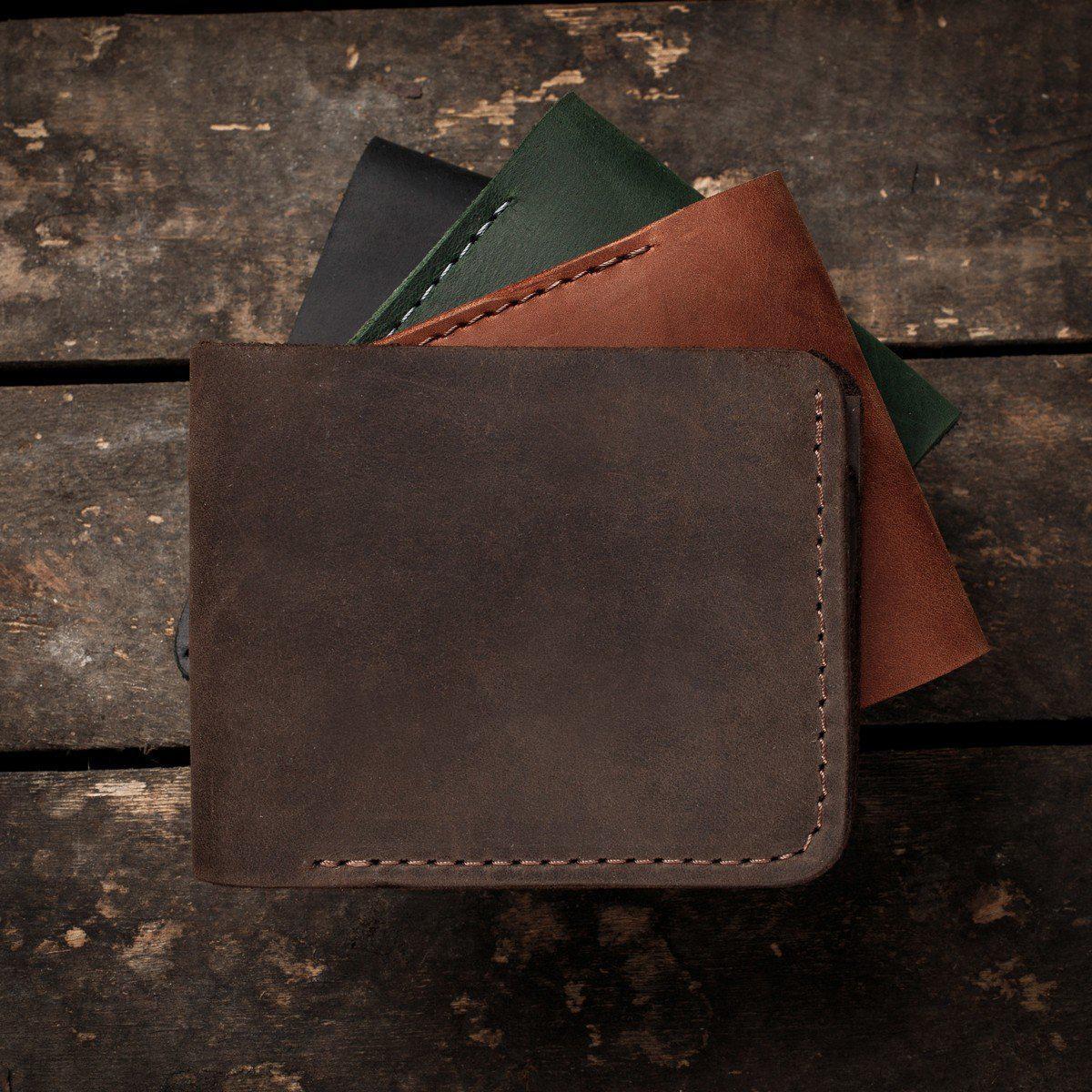 Іменний чоловічий шкіряний гаманець ручної роботи з гравіюванням "Вовк"-Wallet mini-Gravyar-Темно-коричневий-Без пакування-BL